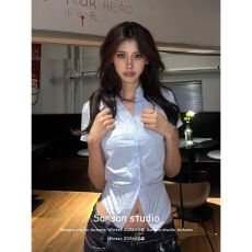 批发短款蓝色条纹短袖<b class='q'>衬衫</b>上衣女款夏季设计感小个子修身显瘦翻领<b class='q'>衬衣</b>