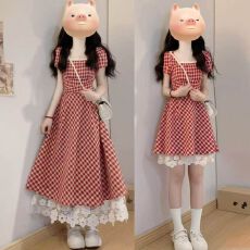 批发法式方领红色格子<b class='q'>连衣裙</b>女夏季小个子<b class='q'>复古</b>长裙