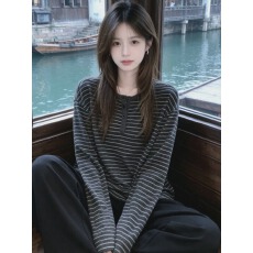 羊绒慵懒风超好看的条纹宽松长袖T恤洋气时髦女款上衣2026秋
