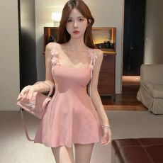 批发粉色花朵吊带连衣<b class='q'>裙</b>女夏季法式收腰蓬蓬公主<b class='q'>裙</b>绝美<b class='q'>小礼服</b>抹胸<b class='q'>裙</b>子