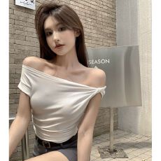 已出货 斜领露肩T女2026夏季新款设计感修身短款斜肩上衣