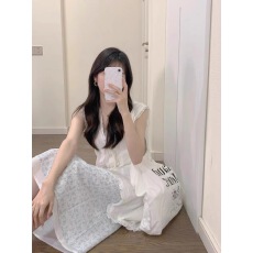 已出货碎花连衣裙2025新款女夏季无袖背心蕾丝长裙两件套