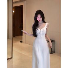 批发已出货吊带露背<b class='q'>连衣裙</b>子女夏季2026新款海边度假气质绝美长裙