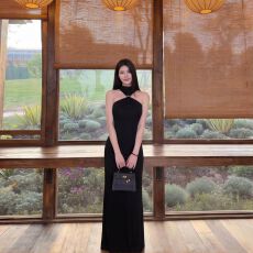 批发已出货挂脖无袖<b class='q'>连衣裙</b>女夏季新款收腰显瘦高级感绝美<b class='q'>包臀</b>