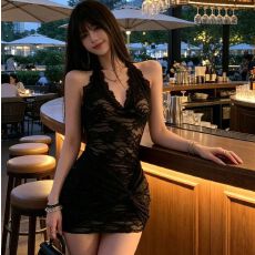 批发已出货蕾丝拼接挂脖<b class='q'>连衣裙</b>夏季纯欲显身材收腰<b class='q'>包臀</b>短裙