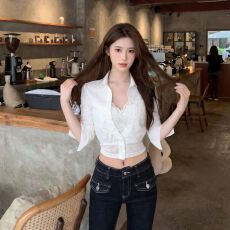 批发已出货白色衬衣短款polo领短袖衬衫女蕾丝打底性感叠穿上衣