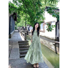 批发已出货新中式女装无袖挂脖<b class='q'>连衣裙</b>子夏季清冷松弛感穿搭吊带<b class='q'>绿色</b>