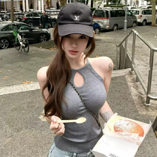 批发已出货 法式性感挂脖镂空无袖针织背心女巨好看的气质辣妹独特百