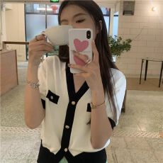 批发已出货V领短袖t恤女夏季2026漂亮<b class='q'>小衫</b>设计感小众别致上衣