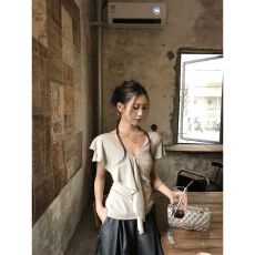 批发已出货<b class='q'>短袖</b><b class='q'>T</b><b class='q'>恤</b>夏季新款法式v领荷叶边灰色漂亮好看上衣