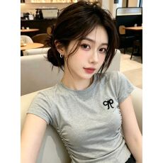 批发已出货蝴蝶结<b class='q'>甜美</b>短袖T恤女夏2025新款鱼骨短款上衣ins