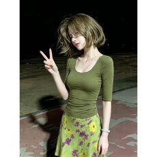 已出货设计百搭中袖T恤女夏季新款显瘦修身打底上衣