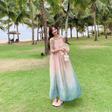 批发已出货渐变色晕染吊带<b class='q'>连衣裙</b>女2026夏日绝美多巴胺超仙沙滩长裙