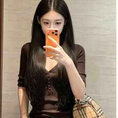 批发已出货V型亨利领中袖罗纹肌理质感收边<b class='q'>修身</b>打底针织衫