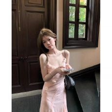 批发已出货粉色立体<b class='q'>花朵</b>吊带连衣裙女夏季新款收腰显瘦度假长裙子