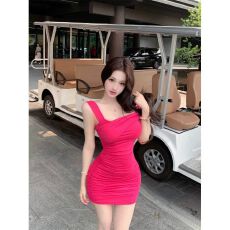 批发已出货褶皱吊带<b class='q'>连衣裙</b>子女2026新款夏季绝美修身显瘦包臀短裙