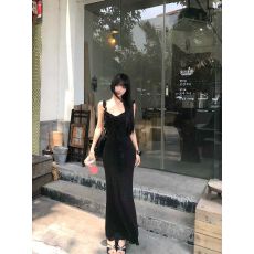 批发已出货女夏修身波点深V领包臀长裙法式黑色小飞袖吊带<b class='q'>连衣裙</b>