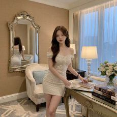批发已出货2026新款小碎花<b class='q'>连衣裙</b>包臀收腰一字肩甜美少女纯欲