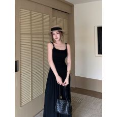 批发已出货吊带连衣裙女夏季设计感性感修身收腰大摆裙<b class='q'>拖地</b><b class='q'>长裙</b>