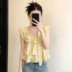 批发已出货方领荷叶边小飞袖背心女夏甜美减龄设计感显瘦娃娃衫<b class='q'>上衣</b>