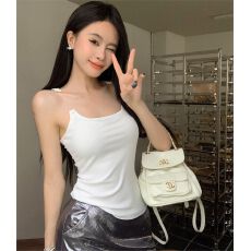 批发已出货小心机时尚气质辣妹修身显瘦<b class='q'>隐形</b><b class='q'>肩带</b>设计感内搭上衣薄