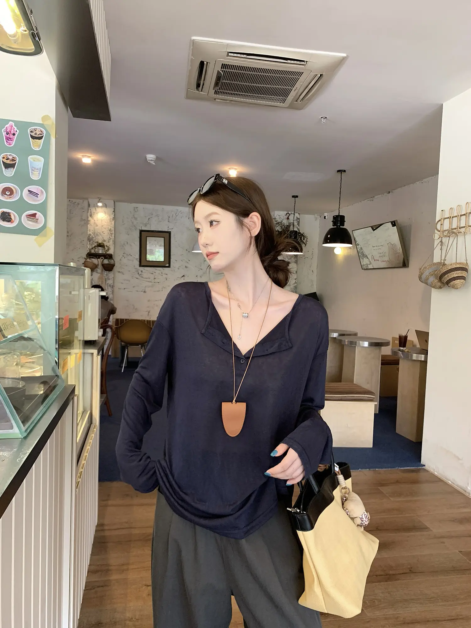 반오픈 칼라 긴소매 니트 상세 이미지 12