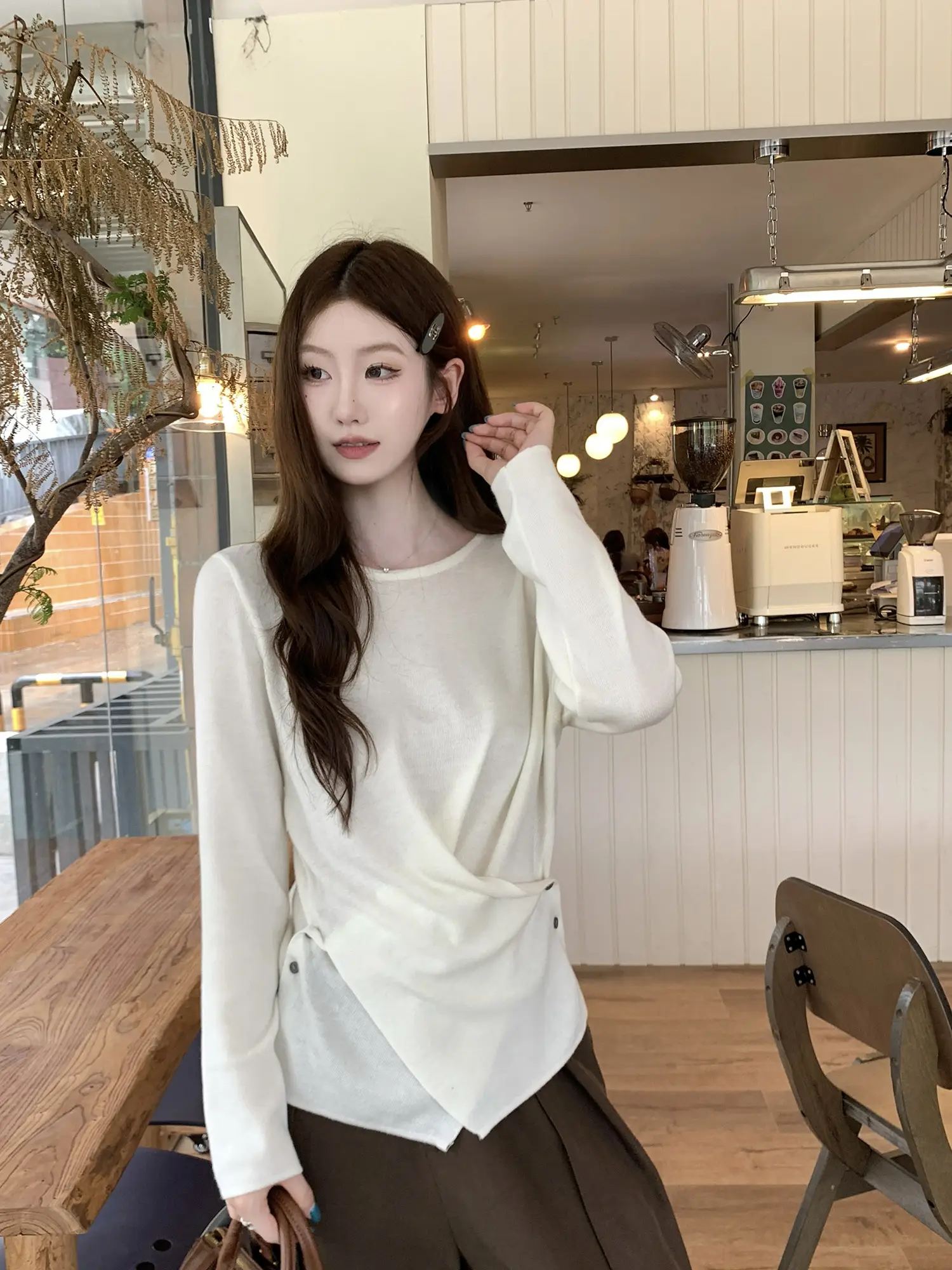 크로스 버튼 허리 조임 긴소매 티셔츠 상세 이미지 2