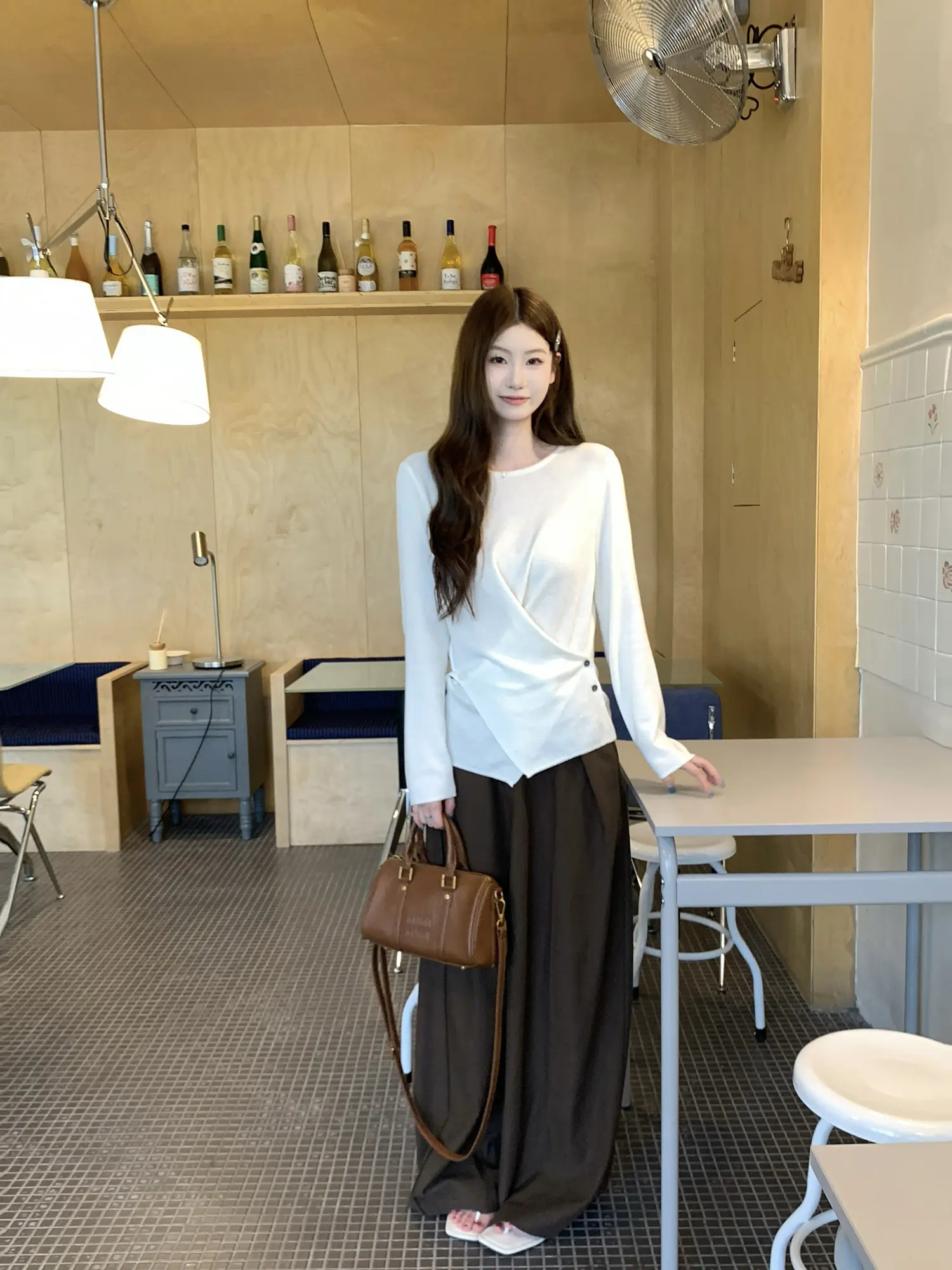 크로스 버튼 허리 조임 긴소매 티셔츠 상세 이미지 3