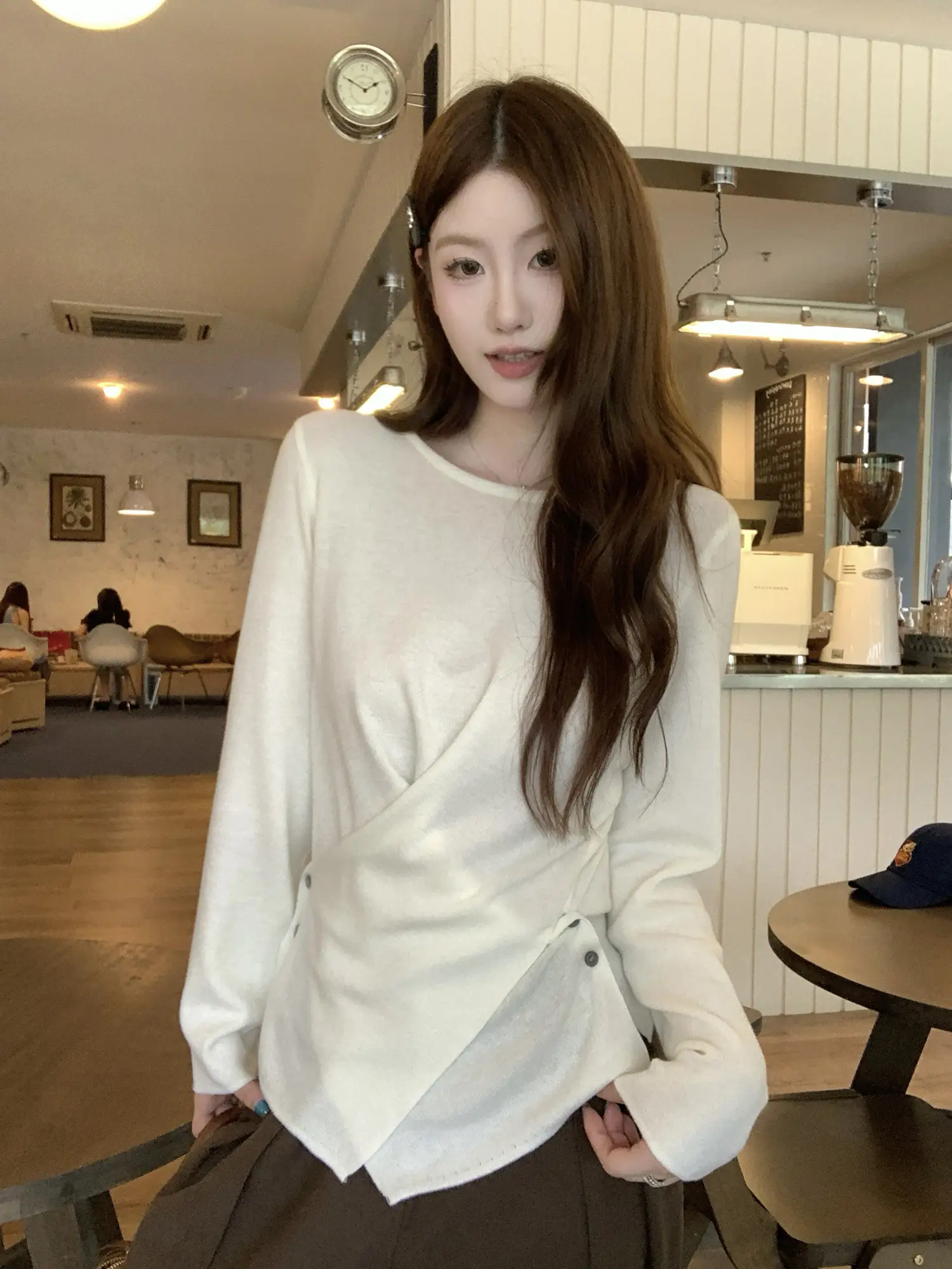 크로스 버튼 허리 조임 긴소매 티셔츠 상세 이미지 8