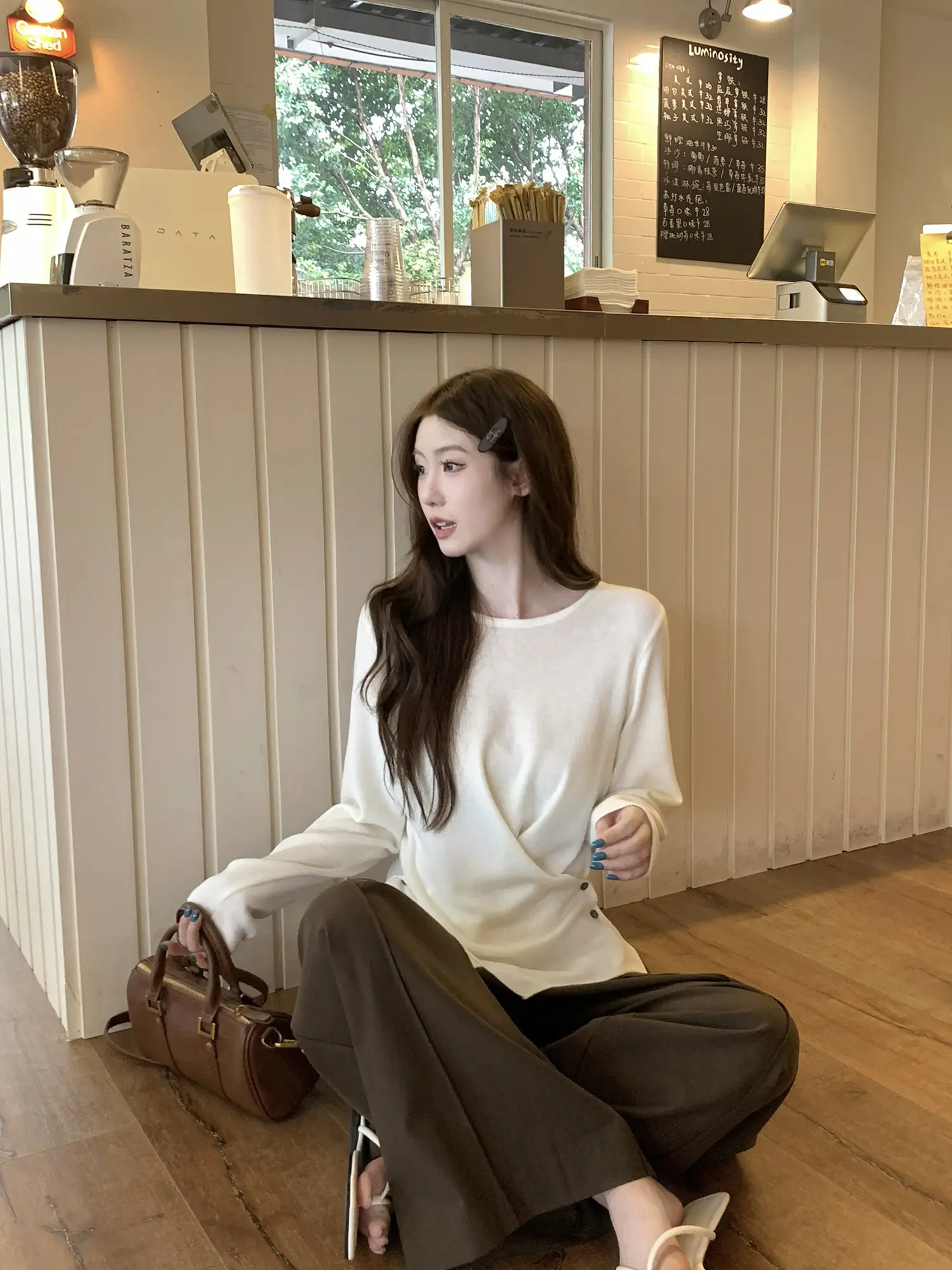 크로스 버튼 허리 조임 긴소매 티셔츠 상세 이미지 9