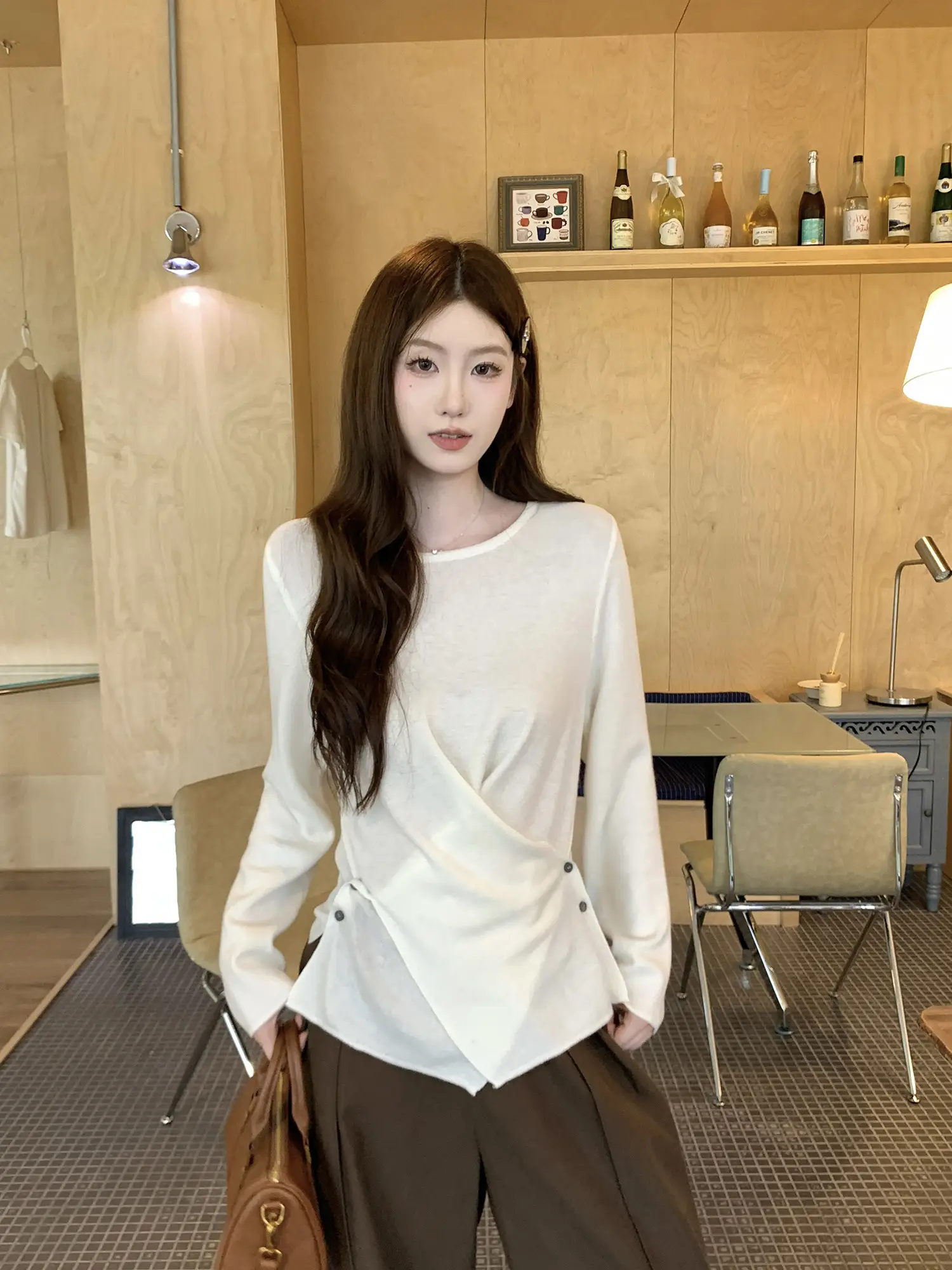 크로스 버튼 허리 조임 긴소매 티셔츠 상세 이미지 12