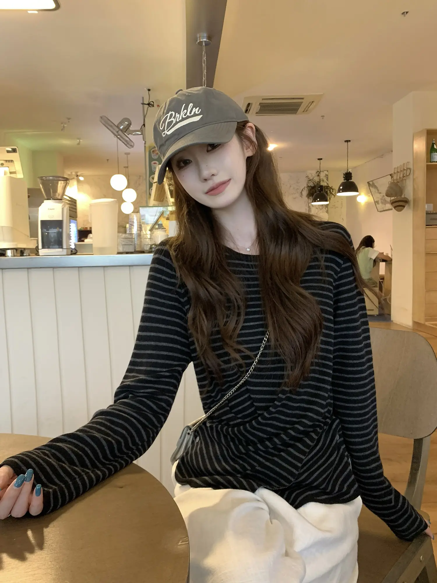 크로스 버튼 허리 조임 긴소매 티셔츠 상세 이미지 17