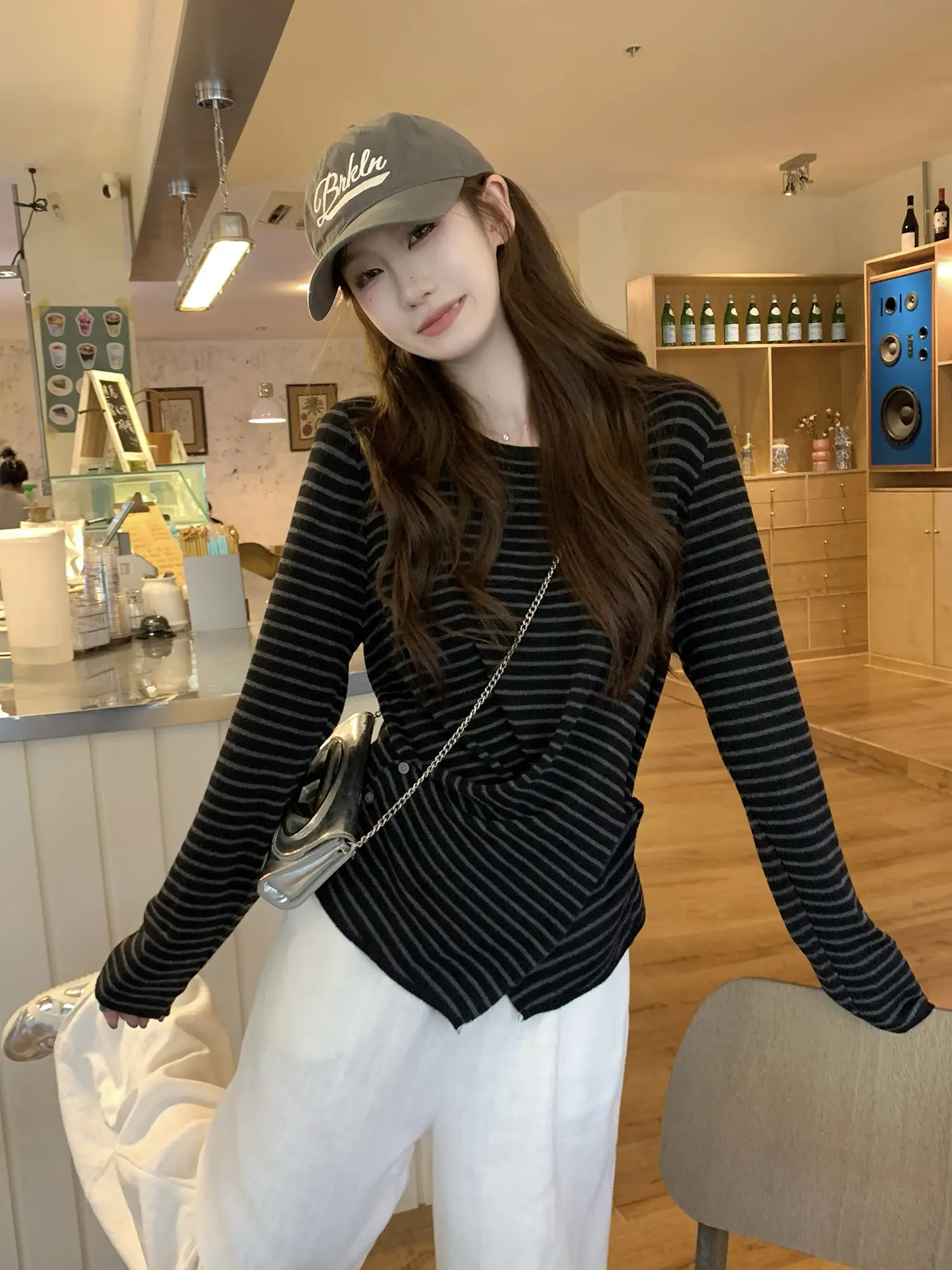 크로스 버튼 허리 조임 긴소매 티셔츠 상세 이미지 18