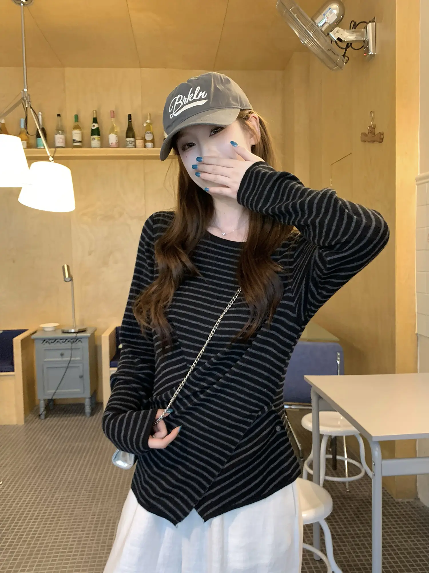 크로스 버튼 허리 조임 긴소매 티셔츠 상세 이미지 23