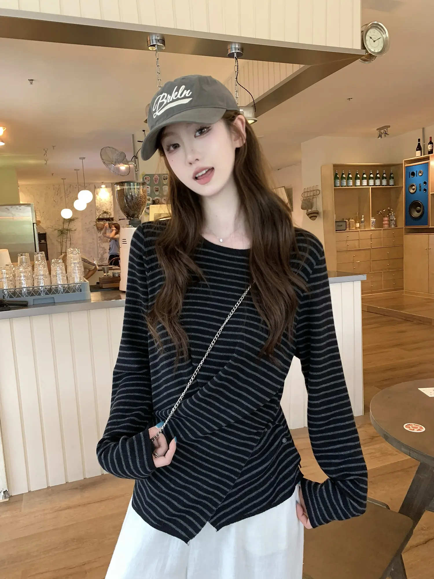 크로스 버튼 허리 조임 긴소매 티셔츠 상세 이미지 25