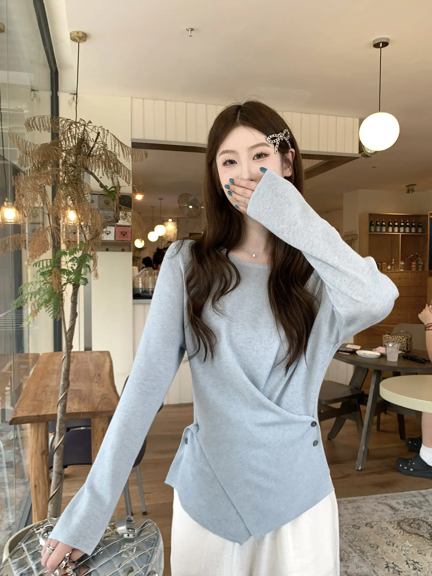 크로스 버튼 허리 조임 긴소매 티셔츠 상세 이미지 36