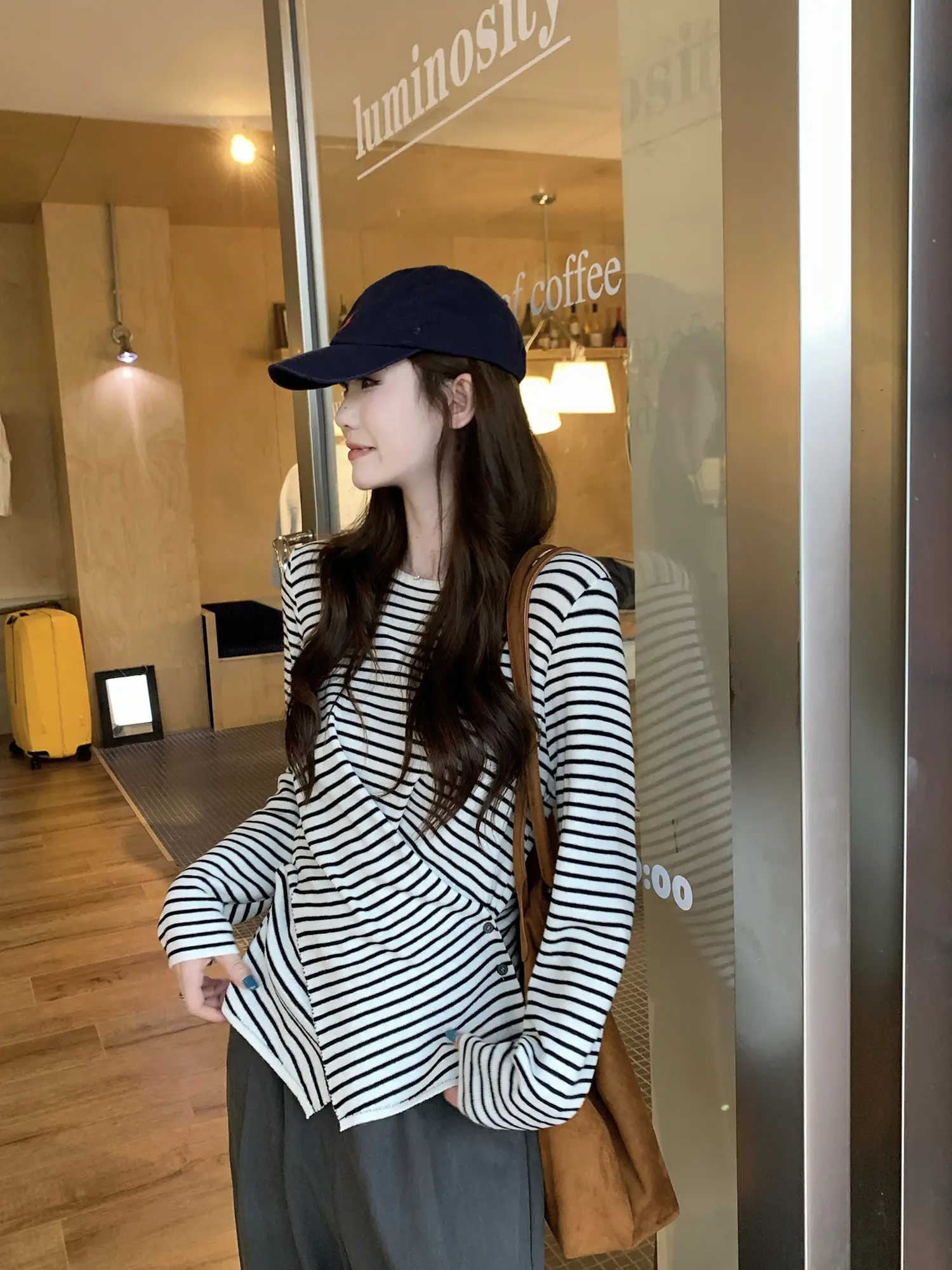 크로스 버튼 허리 조임 긴소매 티셔츠 상세 이미지 39