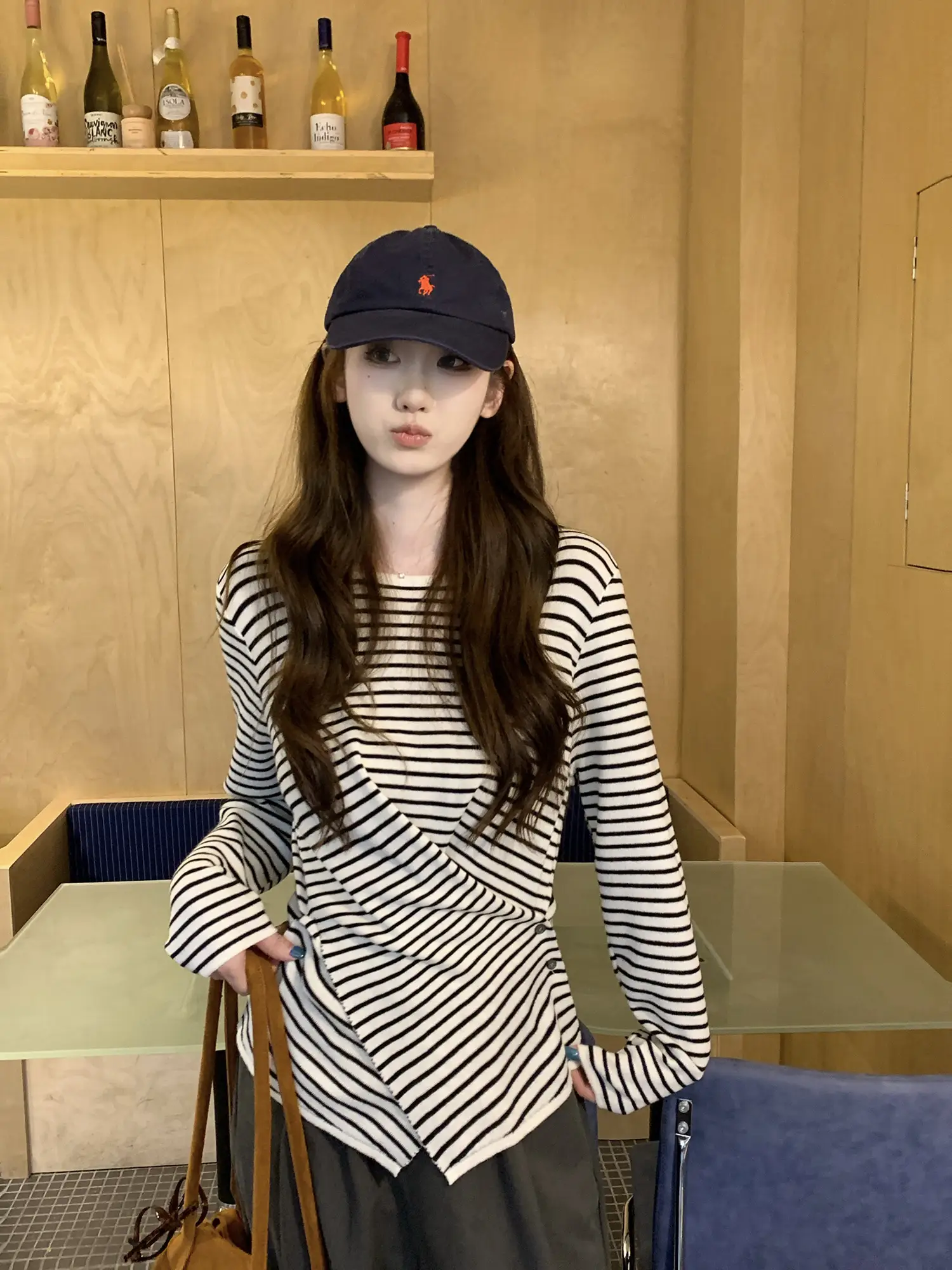 크로스 버튼 허리 조임 긴소매 티셔츠 상세 이미지 42