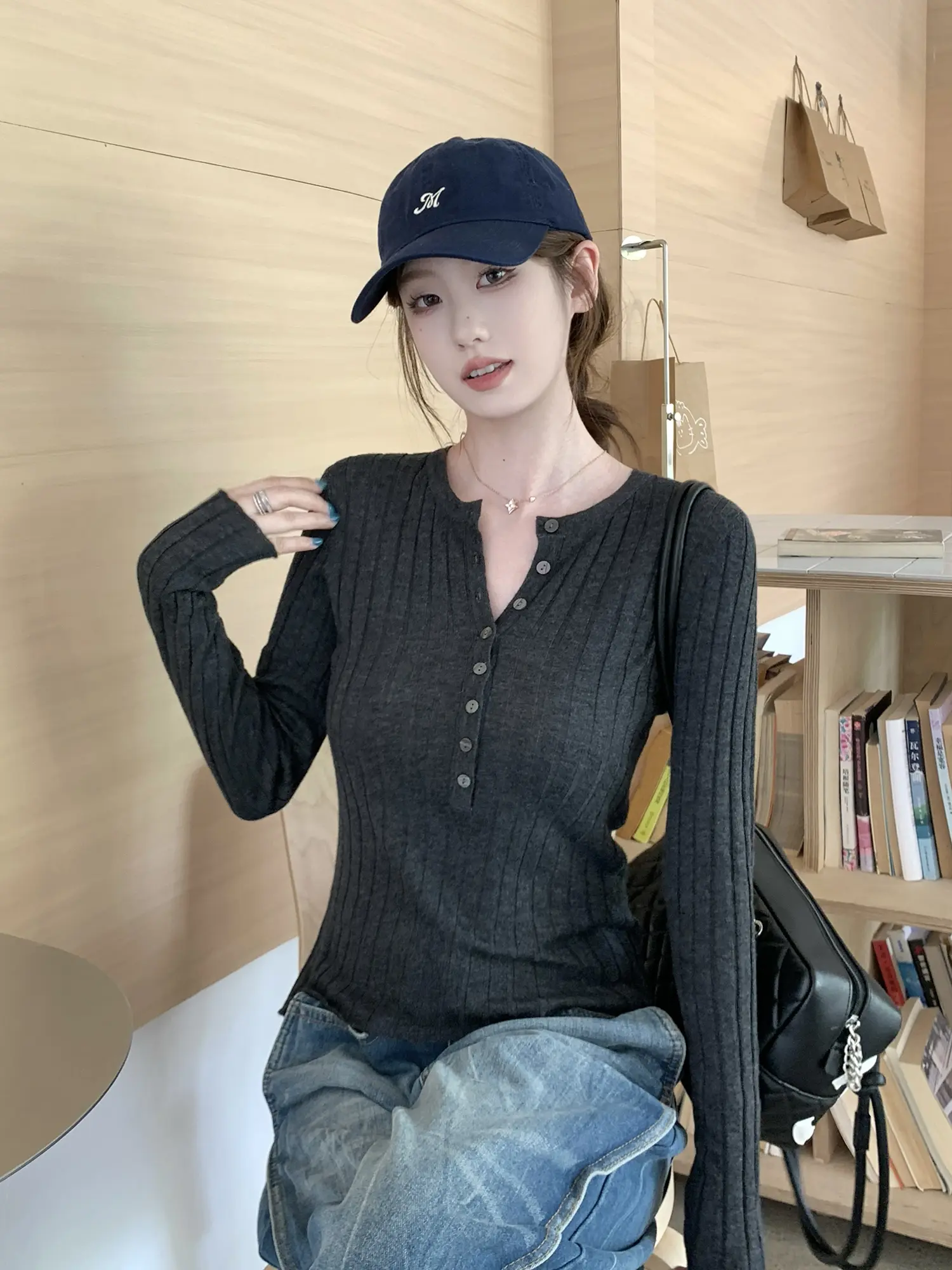 슬림 긴소매 니트 티셔츠 상세 이미지 21
