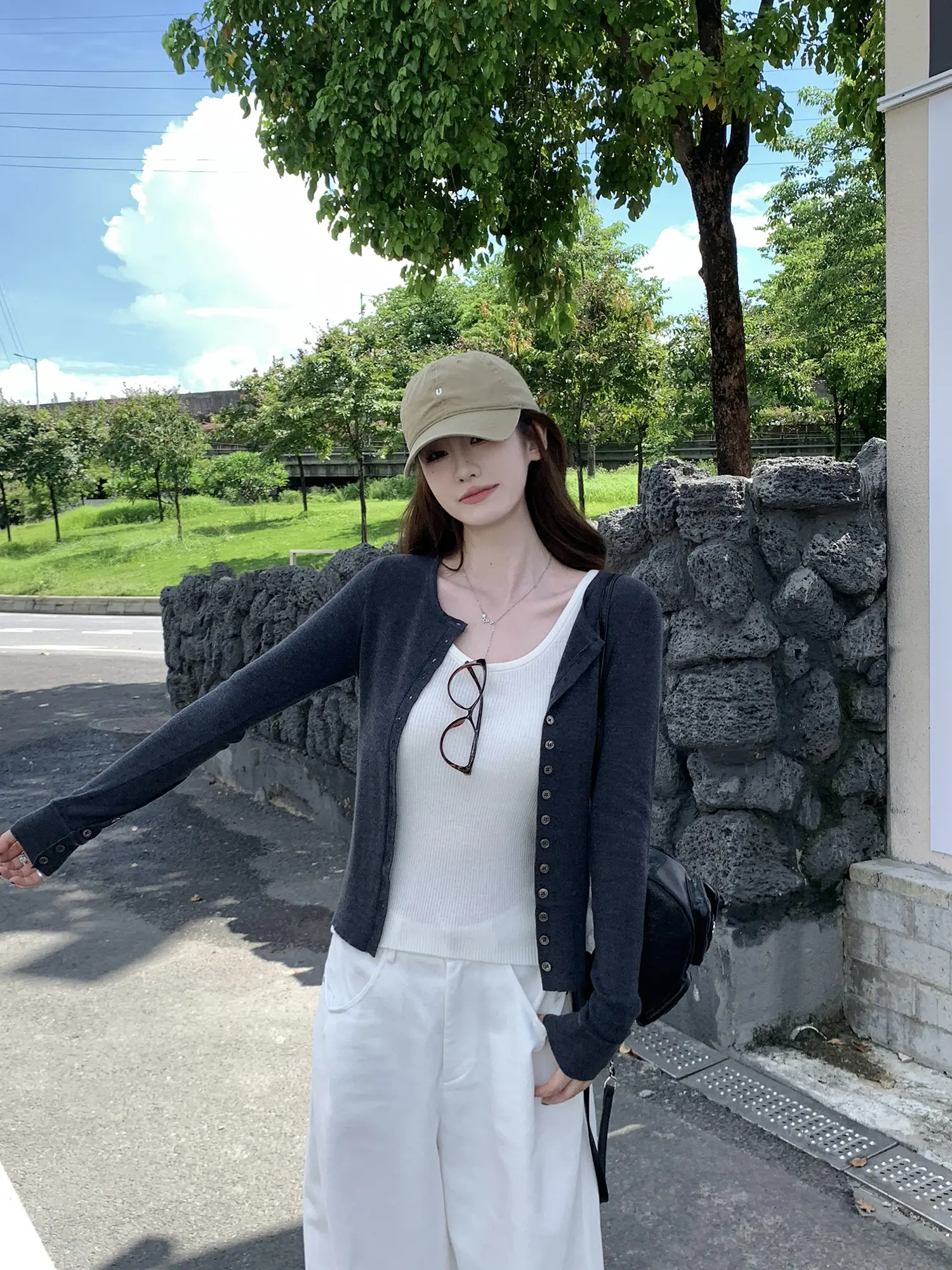 조개 버튼 니트 카디건 상세 이미지 10
