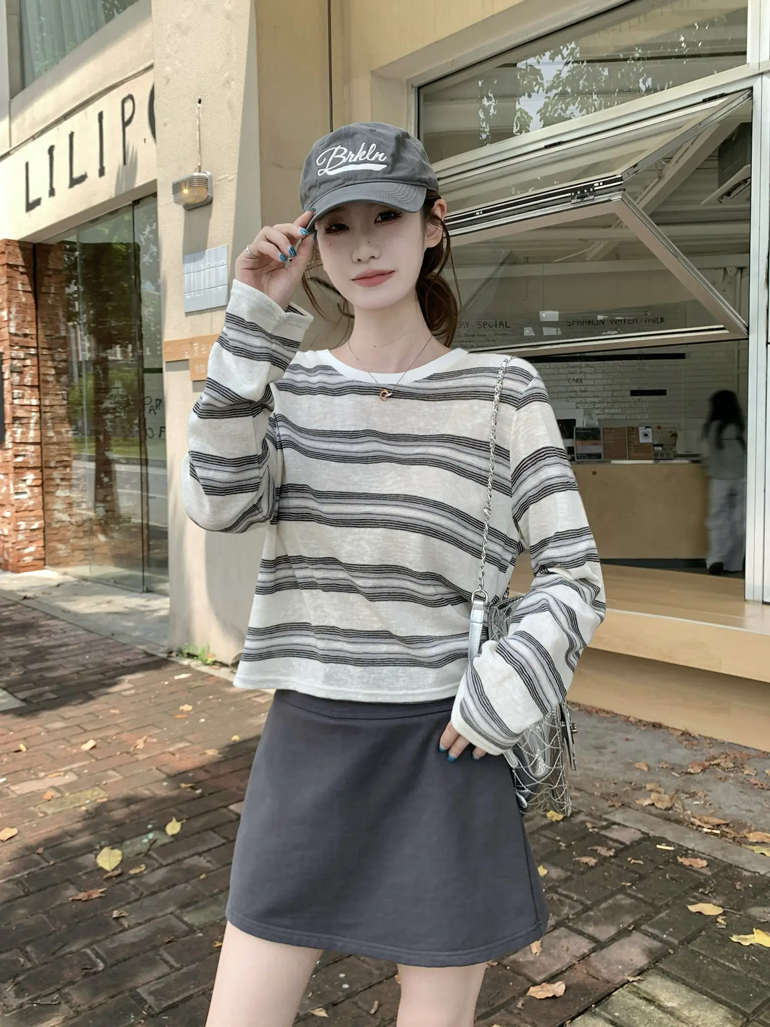 스트라이프 루즈 긴소매 티셔츠 상세 이미지 14