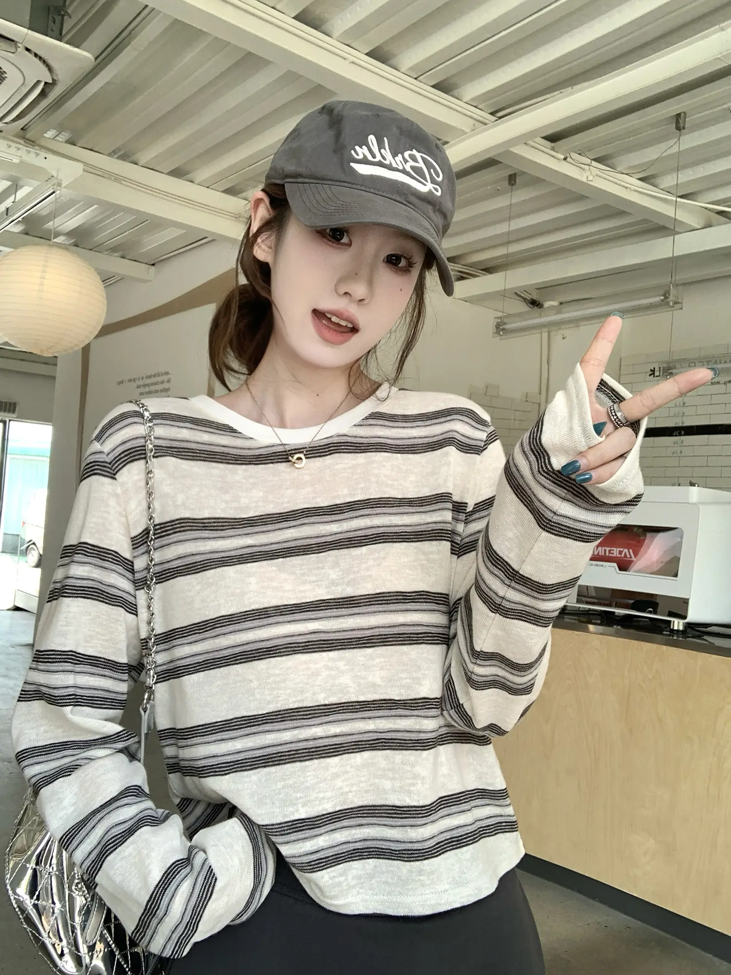 스트라이프 루즈 긴소매 티셔츠 상세 이미지 19