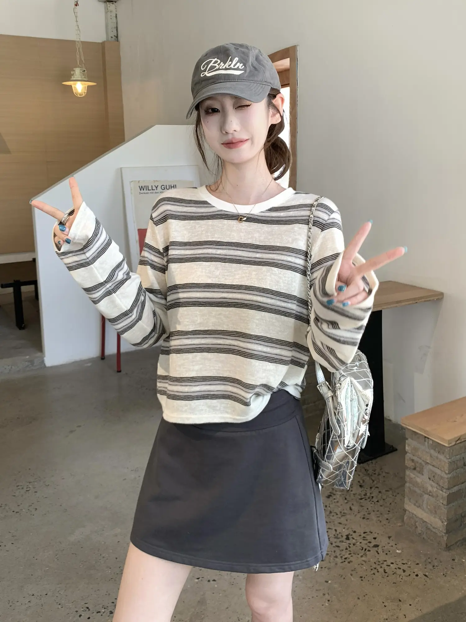 스트라이프 루즈 긴소매 티셔츠 상세 이미지 24