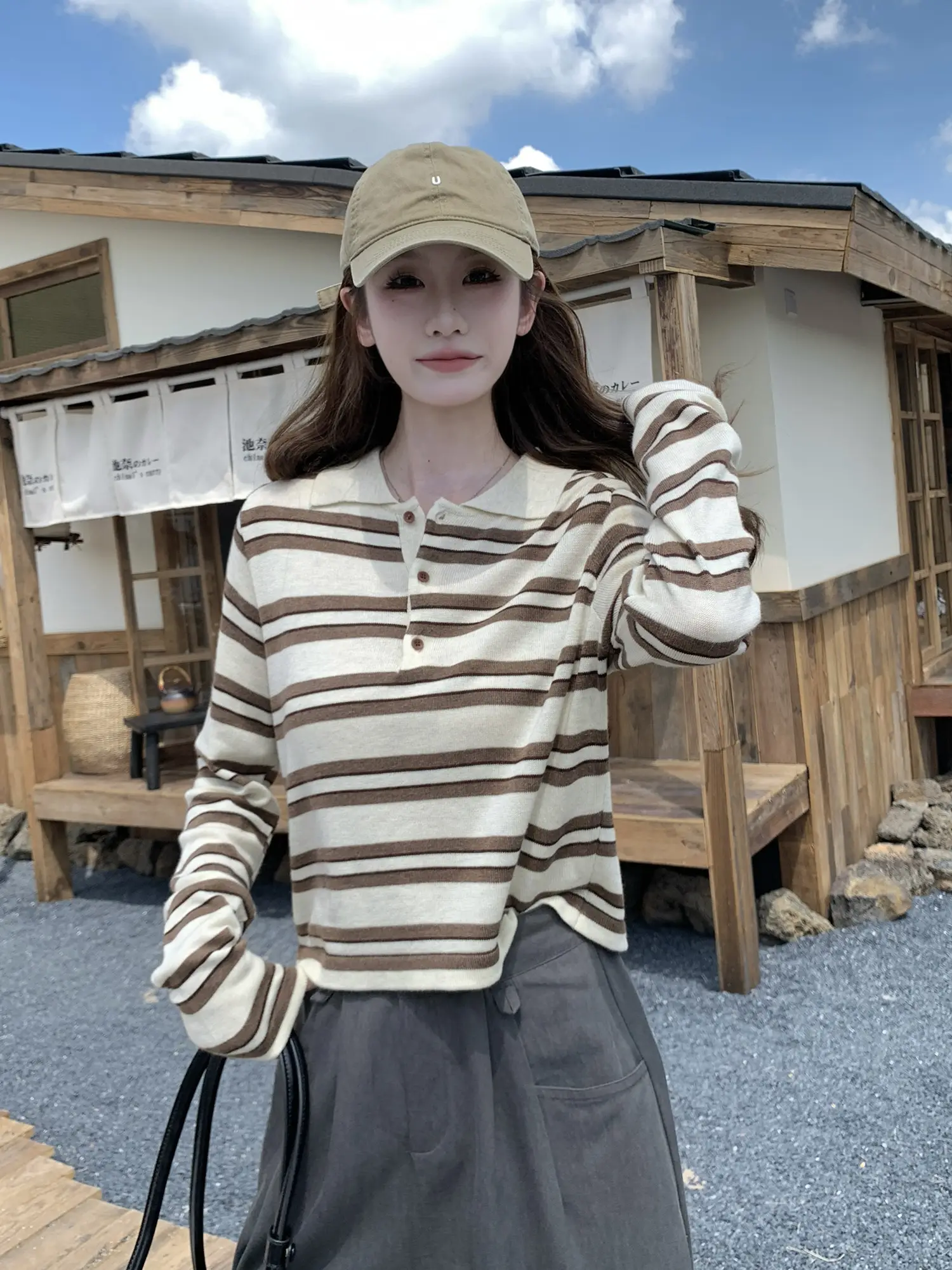 폴로 칼라 배색 스트라이프 니트