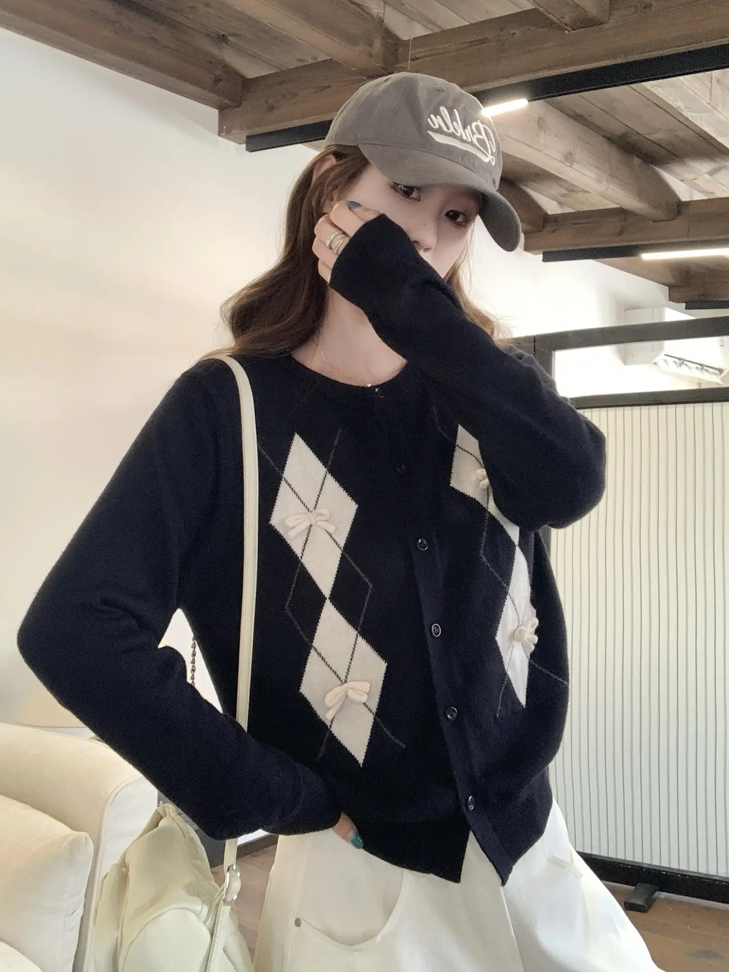 퀘이팅 패턴 니트 카디건 상세 이미지 6