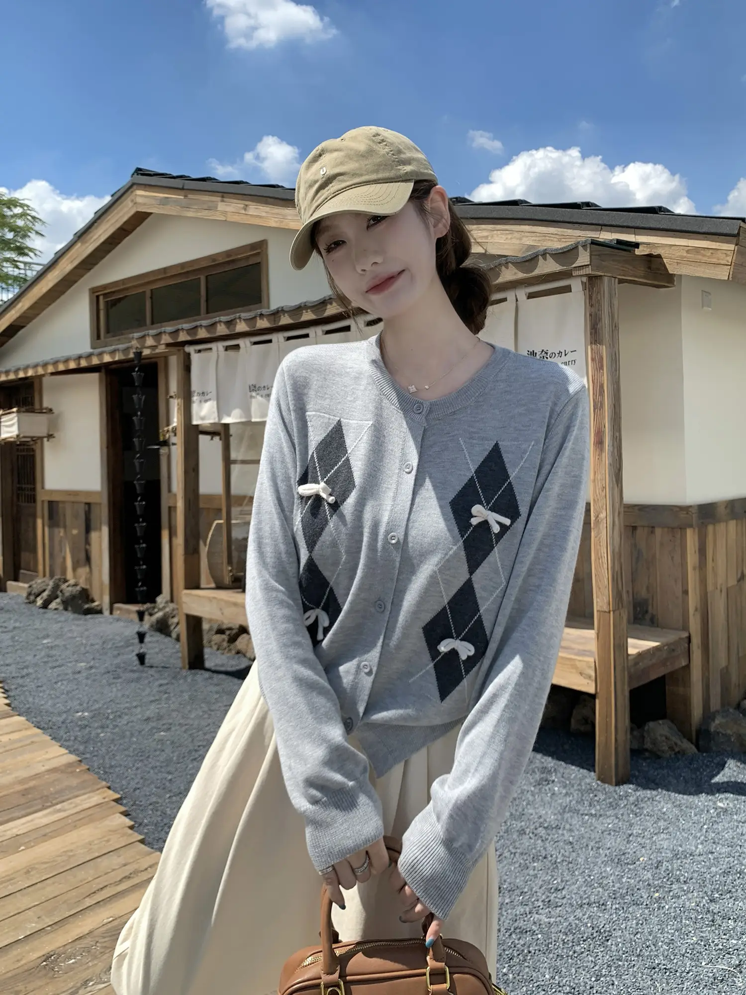 퀘이팅 패턴 니트 카디건 상세 이미지 32