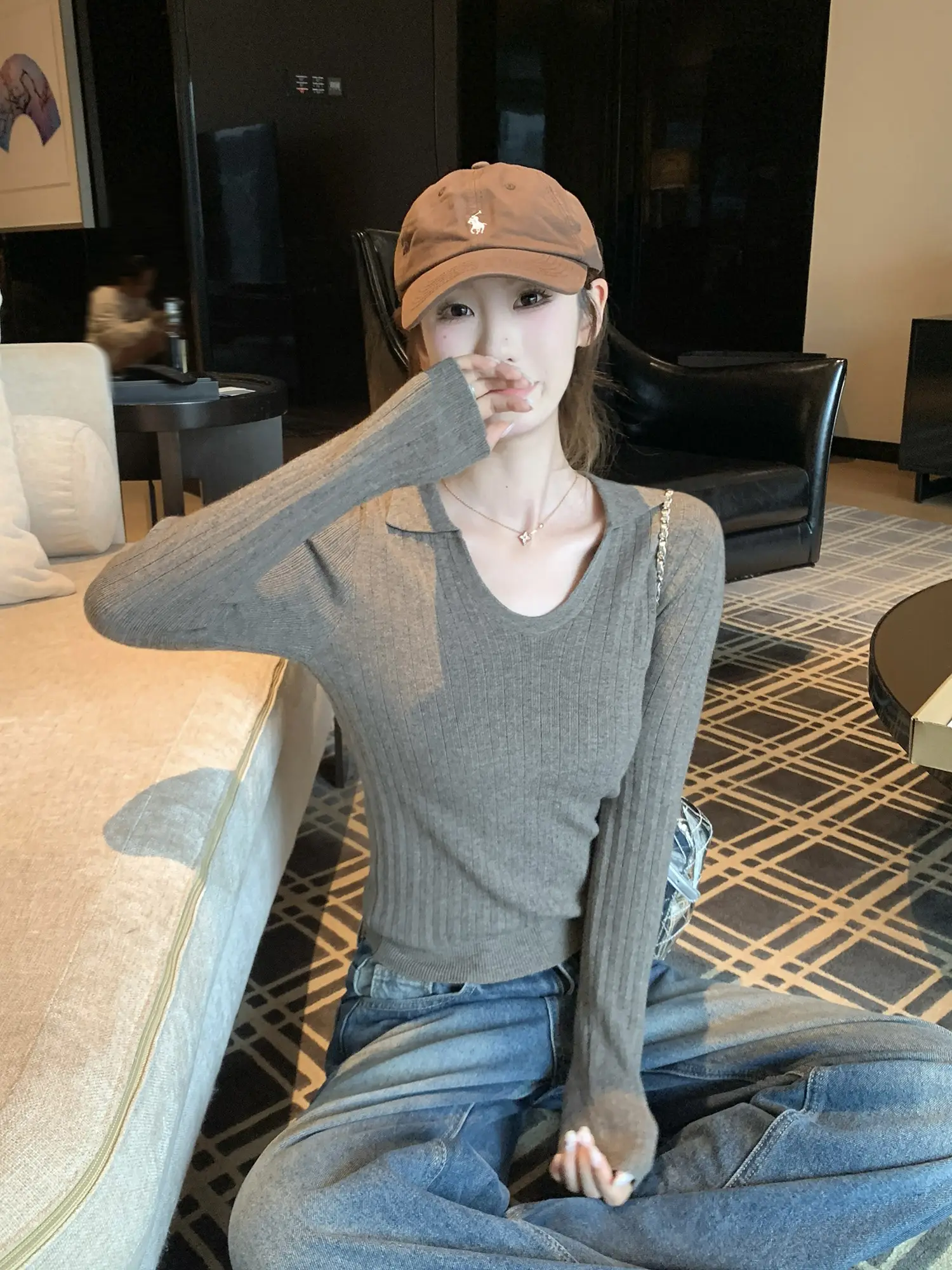 골지 폴드 칼라 U넥 슬림 니트 상세 이미지 17