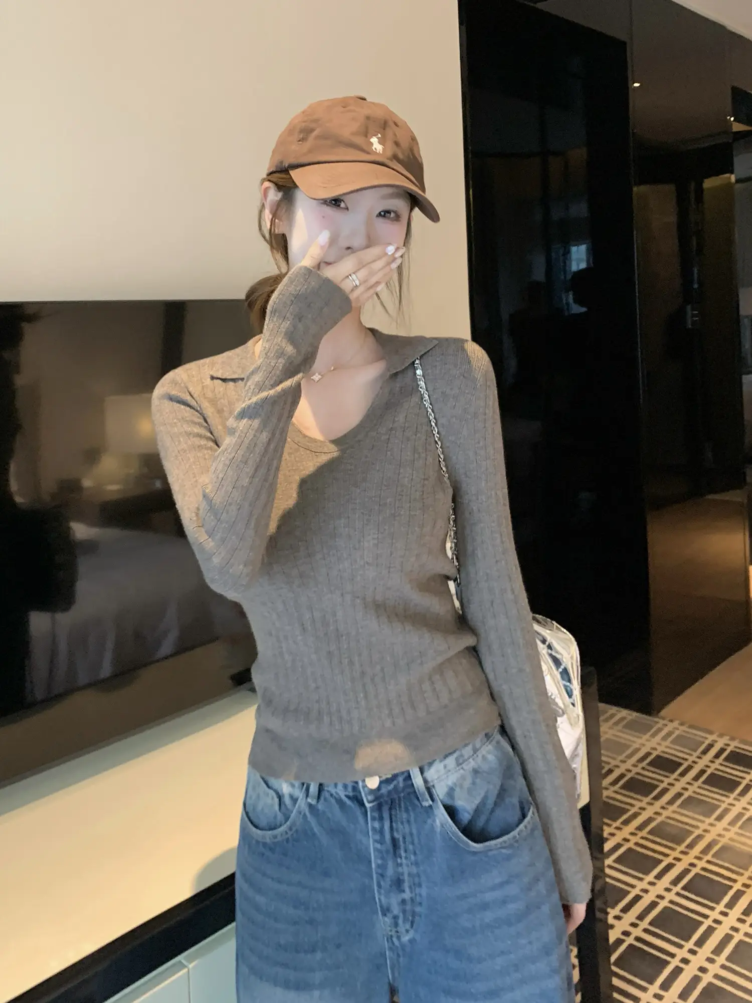 골지 폴드 칼라 U넥 슬림 니트 상세 이미지 24