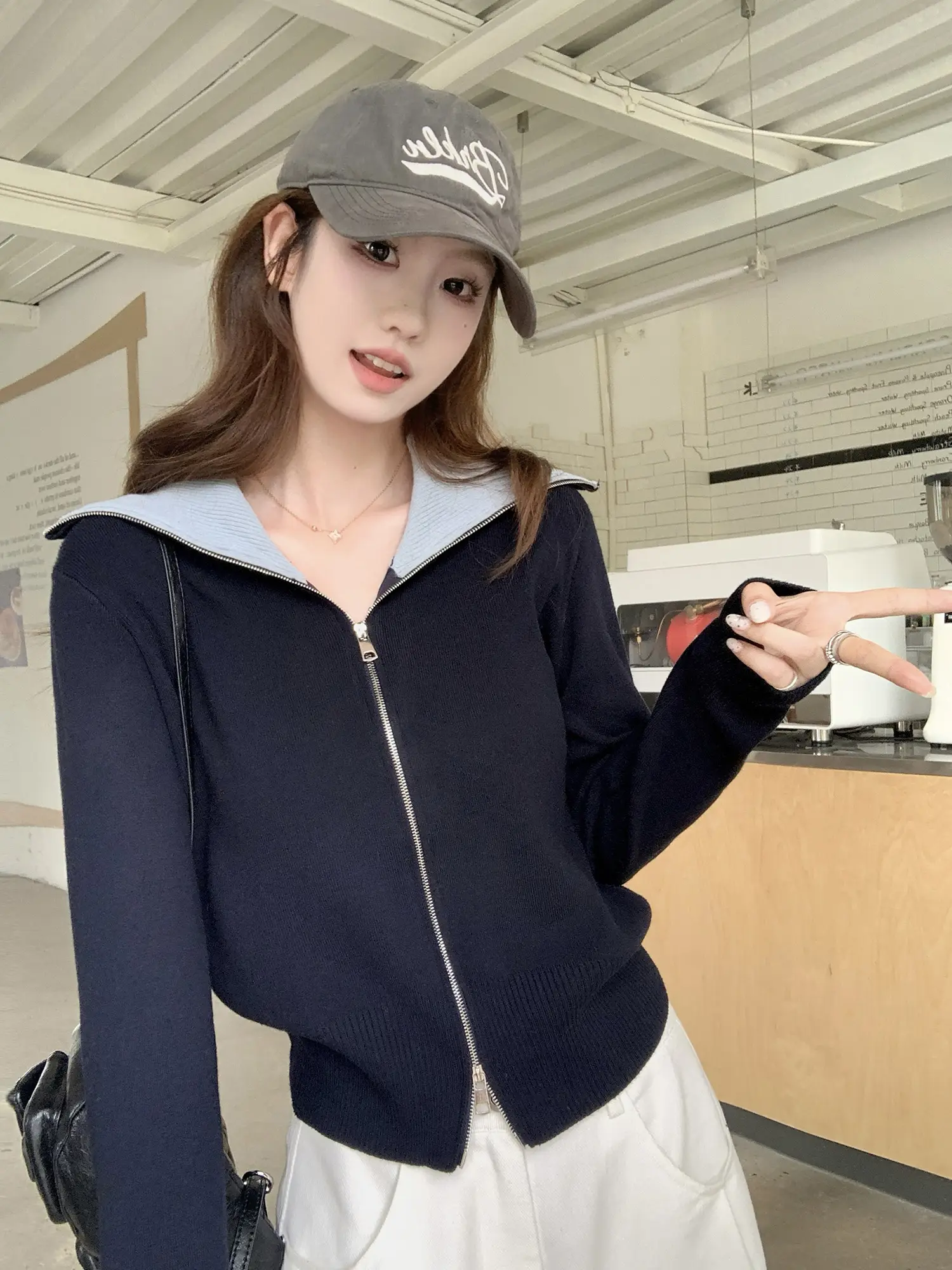 컬러 배색 폴드 칼라 지퍼 니트 카디건 상세 이미지 4