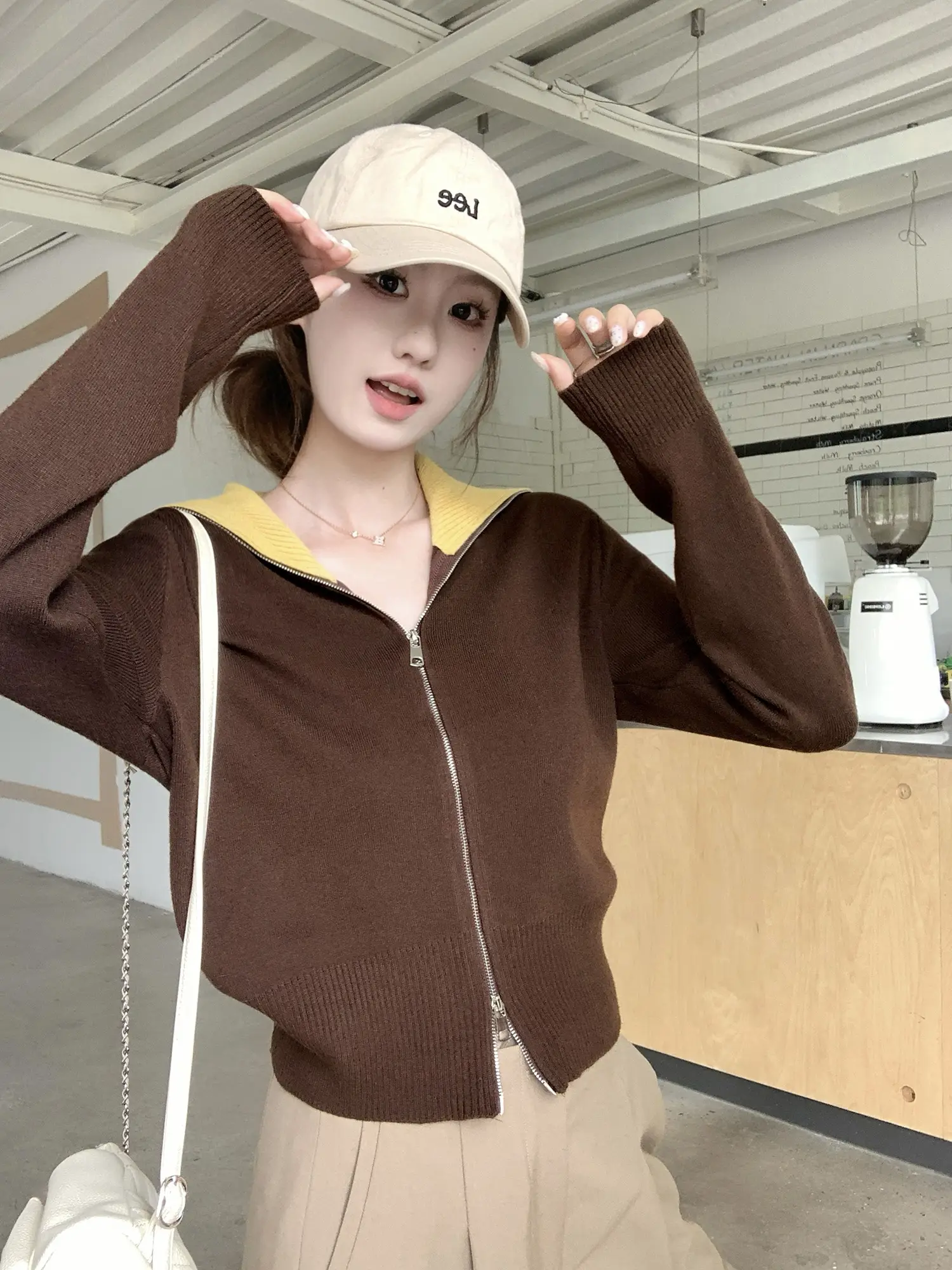 컬러 배색 폴드 칼라 지퍼 니트 카디건 상세 이미지 31